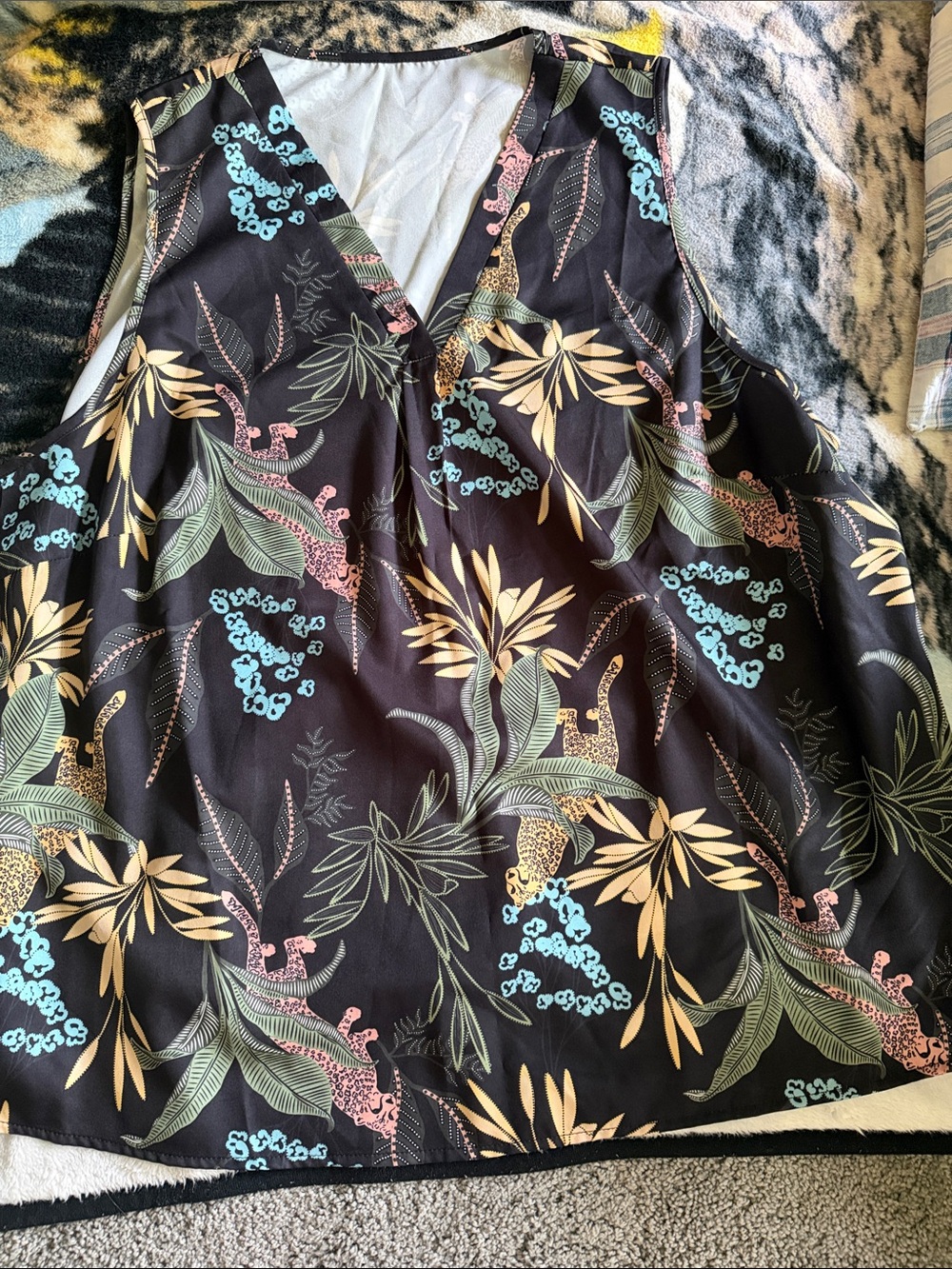 SHEIN Black Tropical Floral V-Neck Tank Top